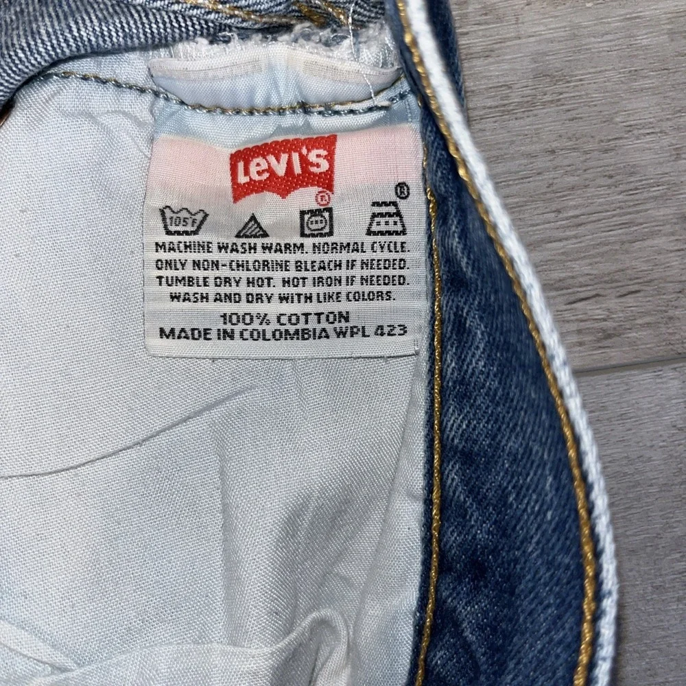 Levi's 505  Men's‎ Jean 38x30 button fly